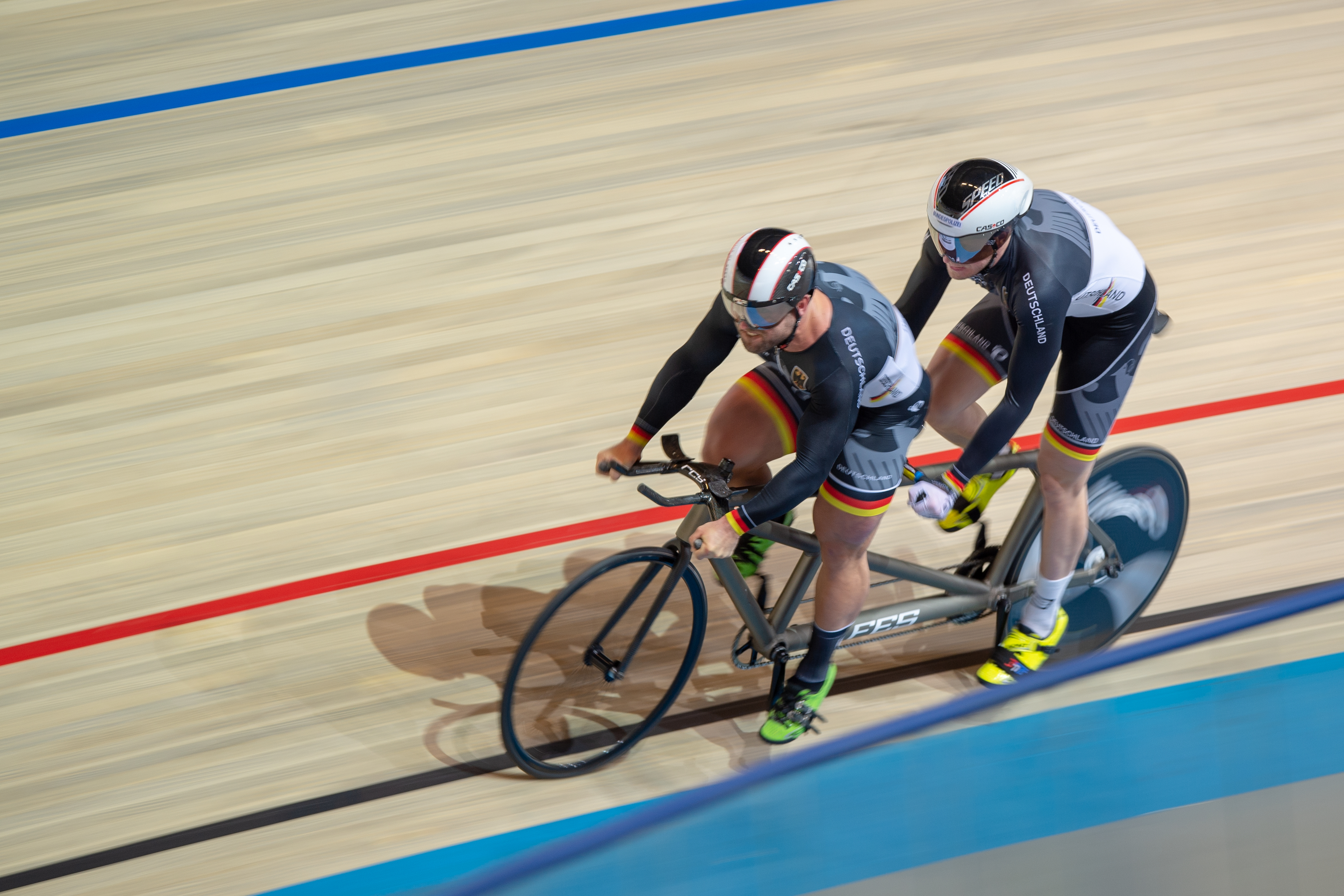Tandem-Duo auf der Rad-Rennbahn | Foto: Oliver Kremer/sports.pixolli.com